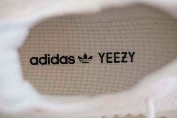 Adidas Yeezy冻结资产令